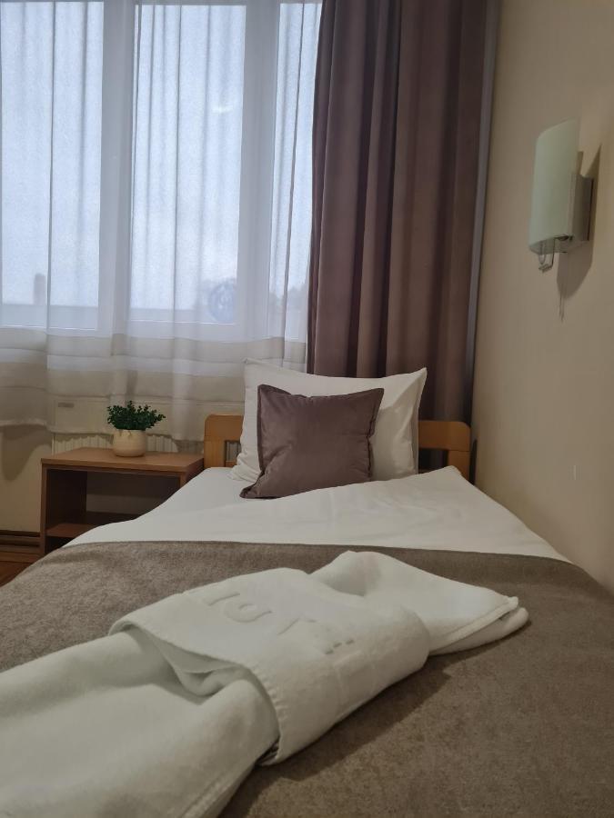Garni Hotel Alma Pirot Exterior foto