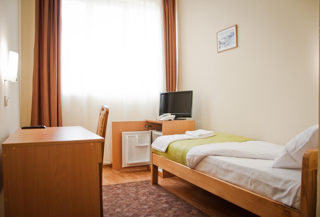 Garni Hotel Alma Pirot Habitación foto